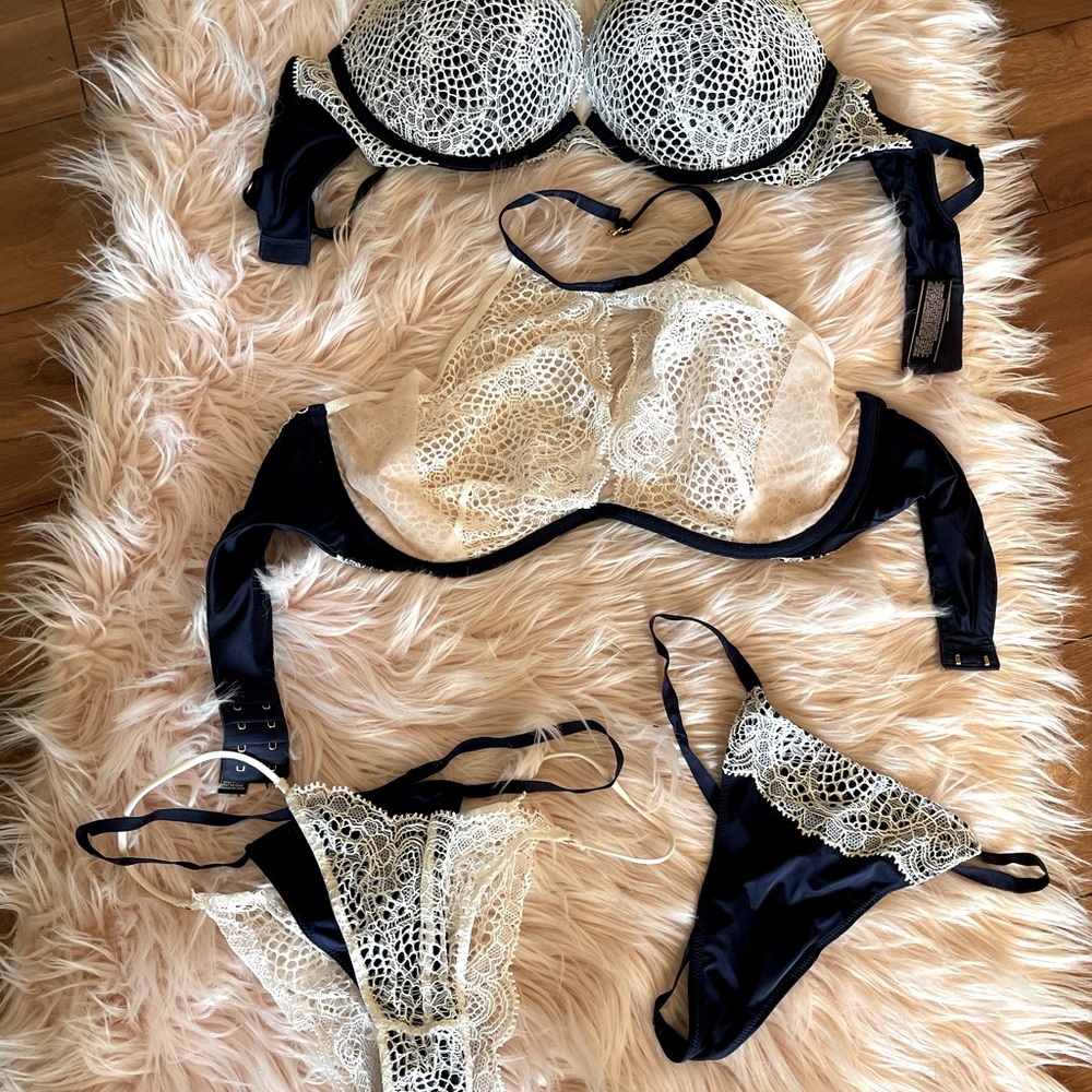 New Victoria’s Secret 4 pc set Navy and ivory